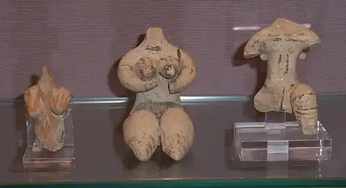 Figurines féminines provenant de Tell Arpachiyah et Chagar Bazar, Halaf récent (v. 5&nbsp;600 - 5&nbsp;200 av. J.-C.).  British Museum.