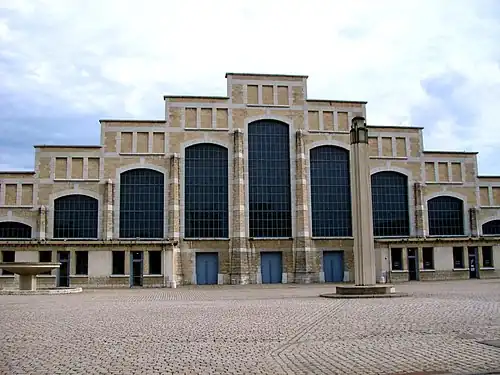 La halle Tony-Garnier, patrimoine classé du XXe&nbsp;siècle.