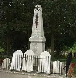Le monument aux morts.