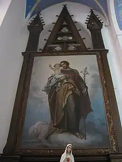 Vue de côté avec saint Joseph.