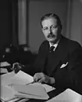 Harold Macmillan, secrétaire d’État aux Affaires Étrangères entre avril et décembre 1955.