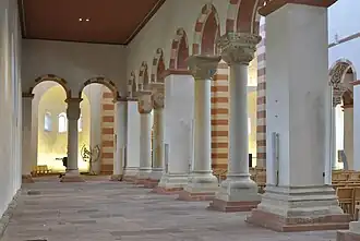 L'alternance des supports, chapiteaux cubiques lisses, Hildesheim