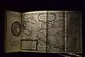 L'Histoire d'Alexandre le Grand par Quinte-Curce publiée à Leyde par les Elzevier en 1633 avec une carte dépliante représentant l'empire du roi macédonien.