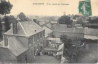 Vue prise du clocherAu premier plan, sans doute l'école