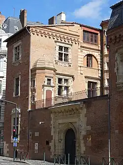 Architecture brique et pierre