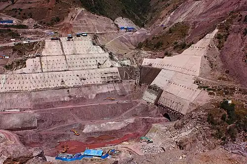 Le barrage de Huangdeng en construction en 2011.