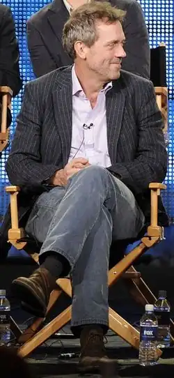 Hugh Laurie en conférence de presseà Universal City (Californie).