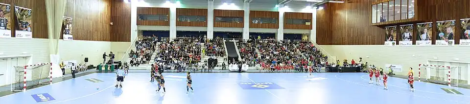 Palais des sports Robert-Charpentier (avec le sol Gerflor posé)