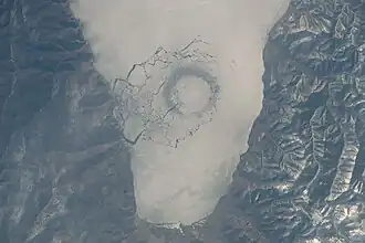 Vue depuis l'ISS d'un anneau de glace le 23 avril 2009.