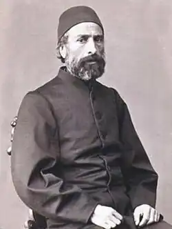 Ibrahim Edhem Pasha (en), Grand vizir de l'Empire ottoman, né à Chios en Grèce dans une famille grecque orthodoxe.
