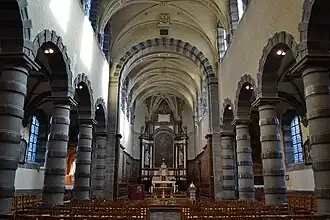 Vue générale de l'intérieur.