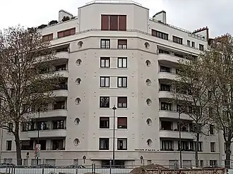 Immeuble du no&nbsp;20, datant de 1934.