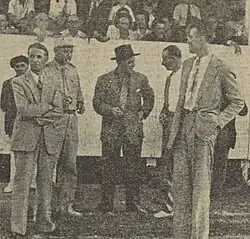 Gabriel Delaunay, Colonel de Fornel, Albert Cazenave, Charles Lagarde et M. Vandeville au stade du Hameau le 9 octobre 1949.