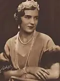 La reine Ingrid de Suède portant le diadème du Khédive d'Egypte, dont a hérité sa fille (v. 1935).