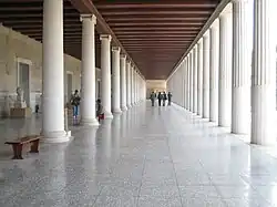 La stoa d'Attale après sa restauration, agora d'Athènes.