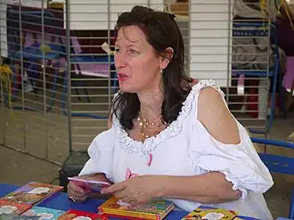 Pakita sans son costume