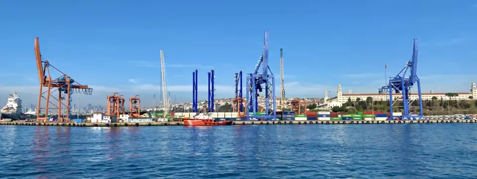 Port de Haydarpaşa à Kadıköy.