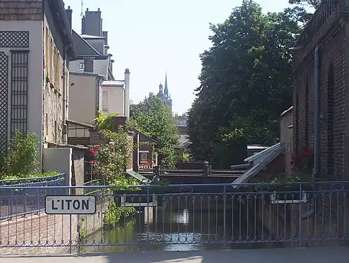 L'Iton au cœur d'Évreux, rue Saint Sauveur.