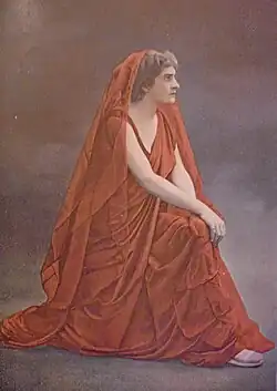 Jane Hatto dans le rôle d'Iphigénie en 1900