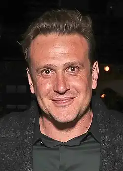 Jason Segel interprète Nick Andropolis.