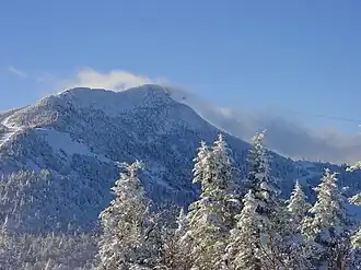 Vue du sommet avec le téléphérique.