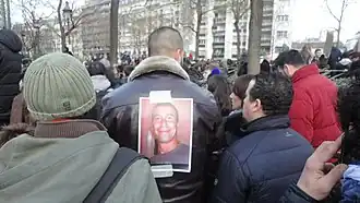 Hommage au policier Ahmed Merabet.