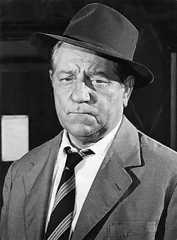 Jean Gabin(Louis Bertain)