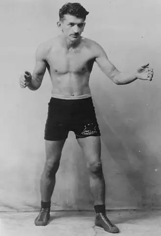 Image illustrative de l’article James Trifunov