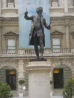 Monument à Joshua Reynolds&nbsp;(en) (1931), Londres, Burlington House.