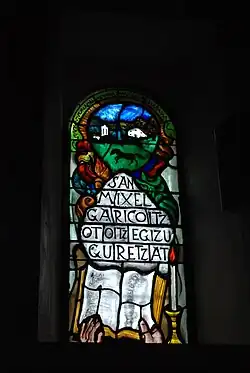 Vitrail dédié à Michel Garicoïts.