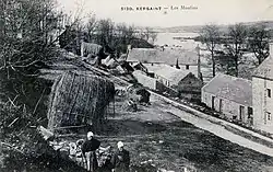 Le hameau des Moulins en Kersaint au début du XXe&nbsp;siècle.