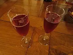 Kir royal avec crème de cassis et crémant de Bourgogne