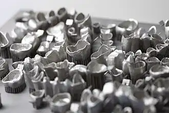 Supports de couronnes en frittage laser