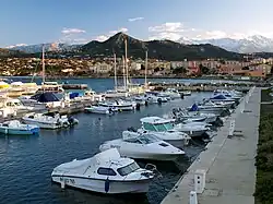 La marina de plaisance.