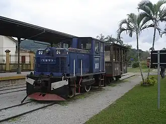 Locomotive fabriquée par Locomotives et Locotracteurs Diesel-SA, exploité par ABPF&nbsp;(pt) à Curitiba (Brésil).