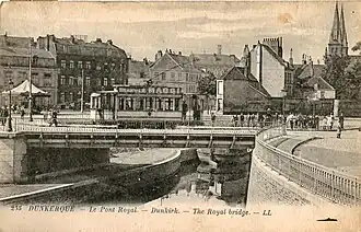 Tramway sur le Pont-Royal...