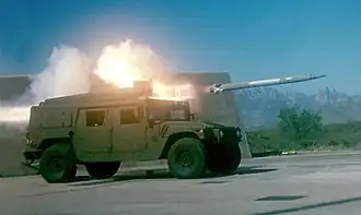Tir d'un missile LOSAT depuis un HMMWV.