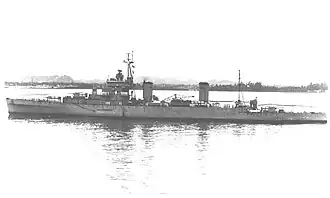 Vue d'un navire de guerre en mer