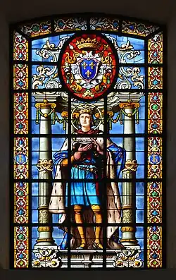 Saint Louis dans le bras droit du transept.