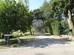 Entrée du château de Labrihe.