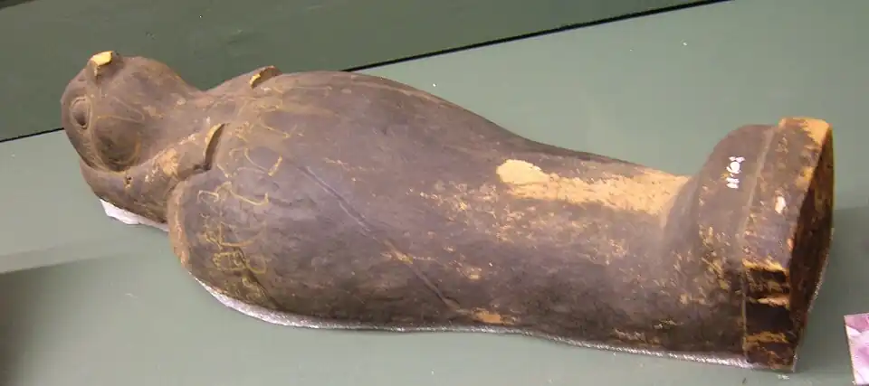 photo d'un sarcophage de figurine sacrée