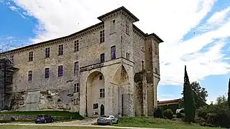 Le château flanc nord.
