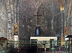 Chœur de la vieille nef romane.