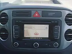 Le GPS placé au centre du tableau de bord.