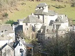 Le Monastère et son église.