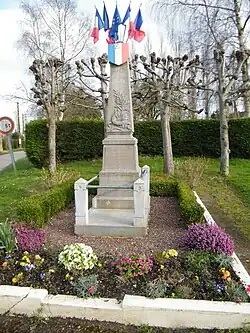 Le monument aux morts.