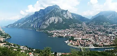 Vue sur la ville de Lecco.