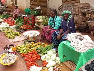 Fruits et légumes au marché de Léo