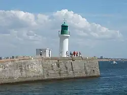 Feu de la digue est.