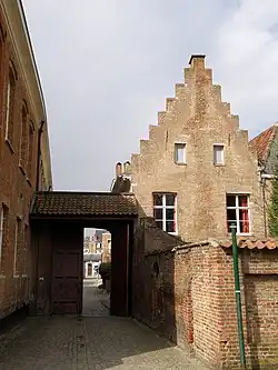 Portail d'entrée du béguinage de Lierre.